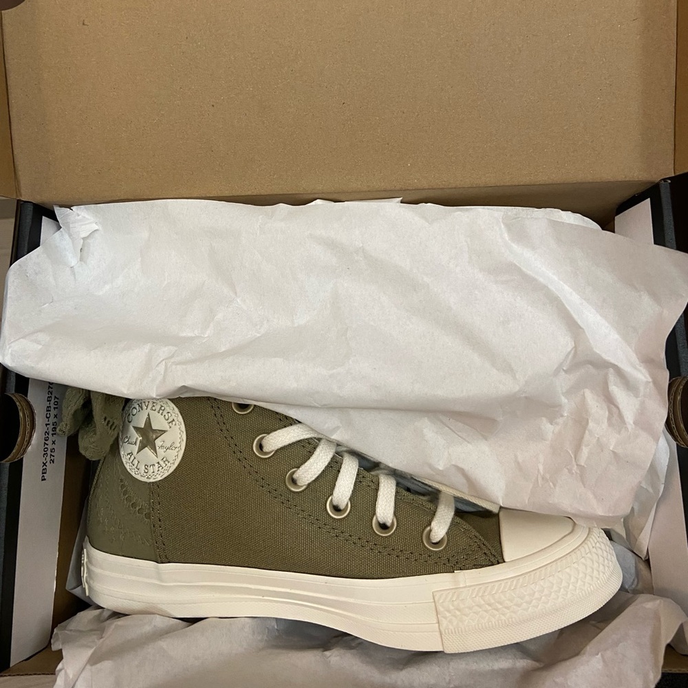Converse Chuck Taylor All Star Bow Women's High Top Shoe - Picture 3 of 10